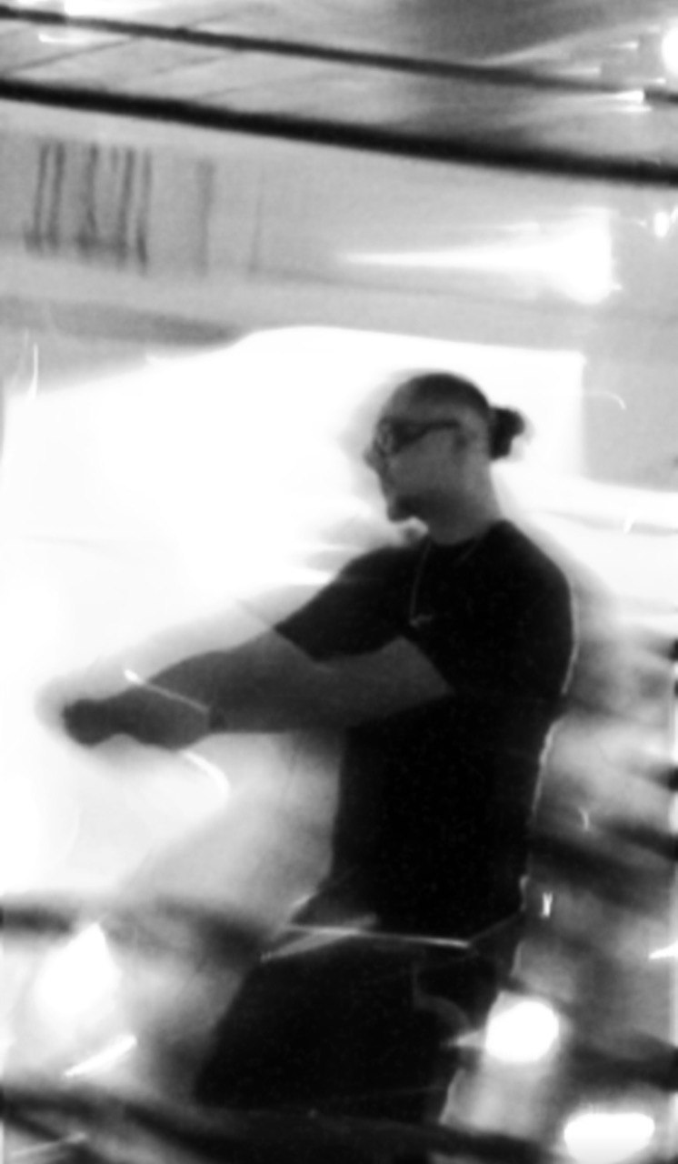 Miketheyoungin in a recording session